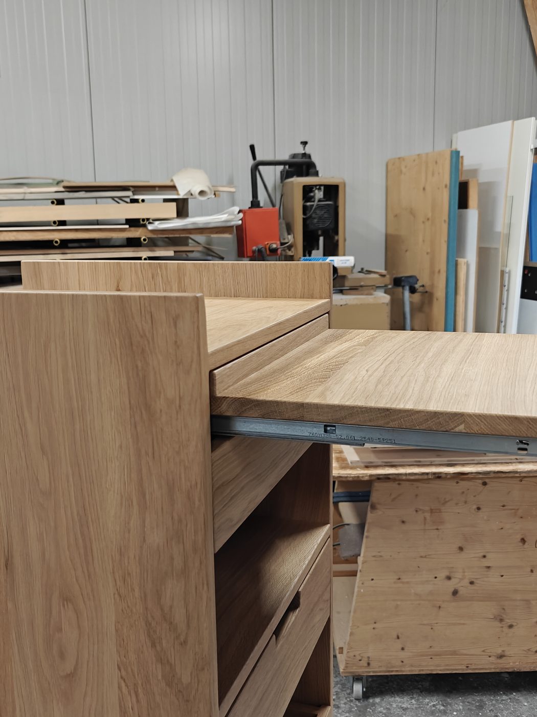 Ausziehbare Ablage Seitenansicht