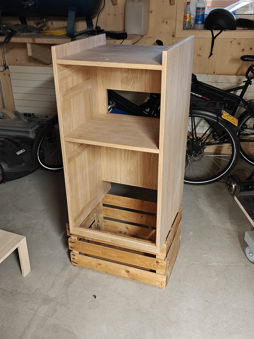 Möbel auf Lackierständer